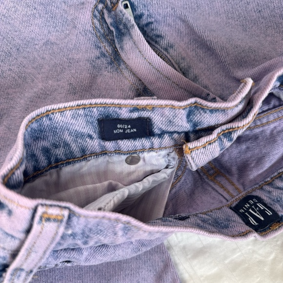 GAP Women's Lavender Straight Leg Jeans - Picture 3 of 5